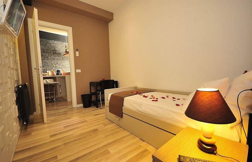 Bed and Breakfast Living Рим Экстерьер фото